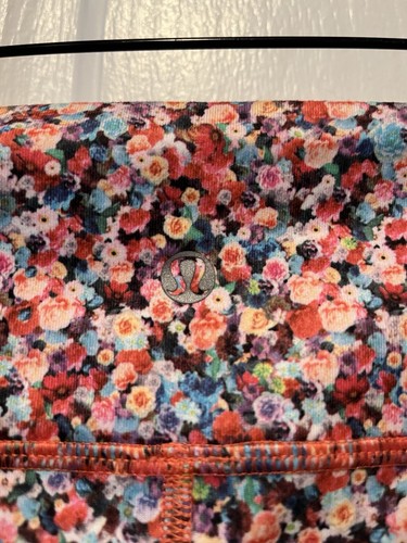 Lululemon Boogie Shorts Full-On Luon Prism Petal Multi Size 6 - Picture 3 of 4