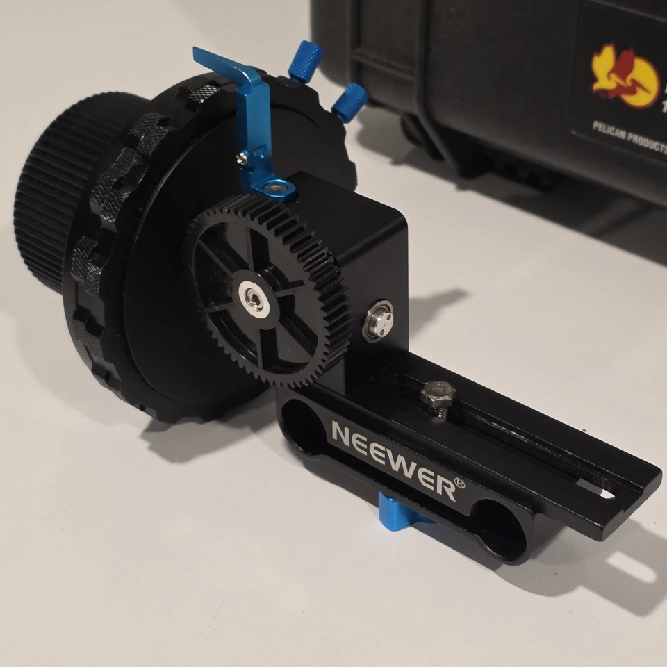 Neewer Follow Focus con estuche Pelican Equipo de cámara DSLR Vlog Foto Video Foto 3 de 4