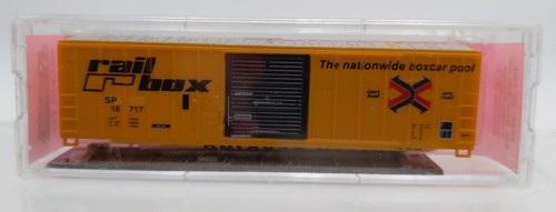 Roundhouse 8924 Puerta Boxcar RailBox Repintado Carretera # May Vary Kit | Zustand: New