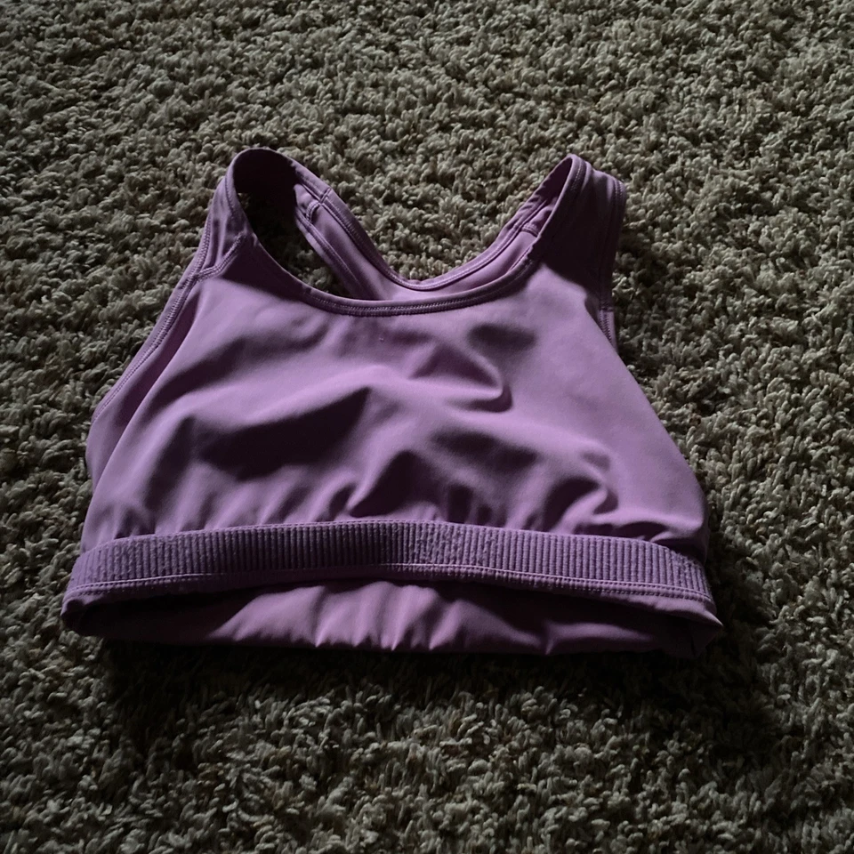 Nike Women's Sports Bra Size Medium Lilac Pink - Image 4 of 4