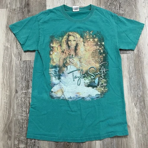 Taylor Swift Debut Album Concert T Shirt Mens Small Vintage vintage concert t-shirt, vintage, size S, single stitch, B+ condition