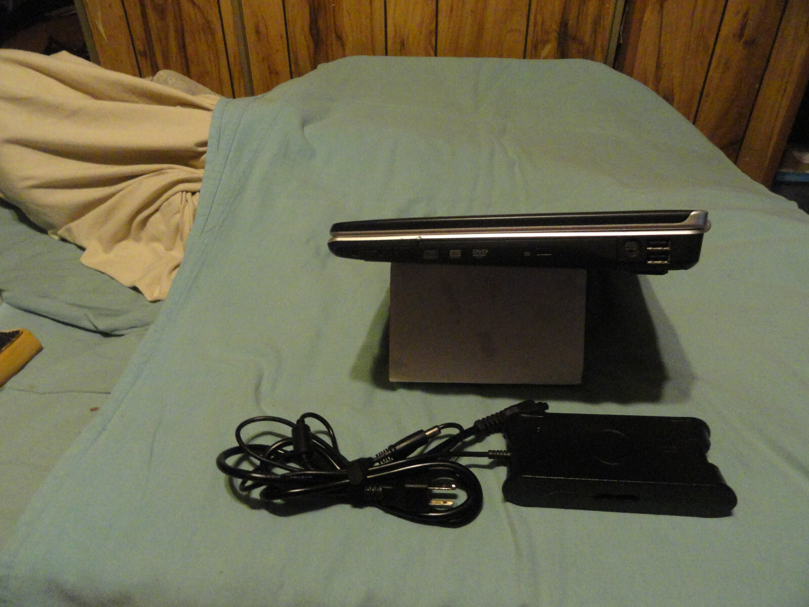Dell Inspiron 1525 Windows 7 Home SP1 Activated Laptop - Picture 13 of 14