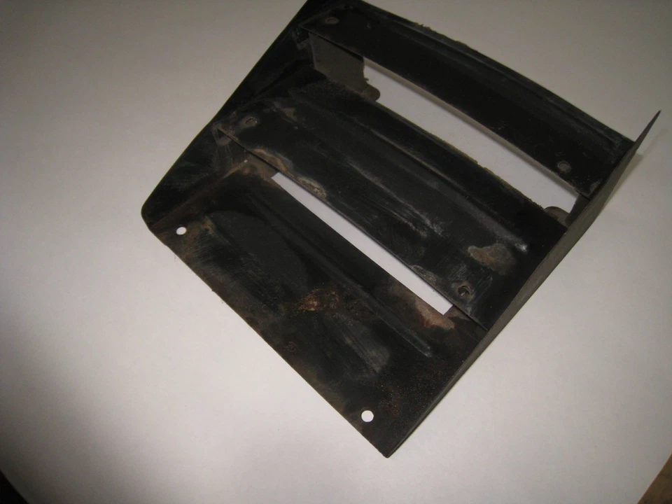 1979 YAMAHA EXCEL V EC540 RIGHT HOOD GRILL LOUVER - Image 2 of 4