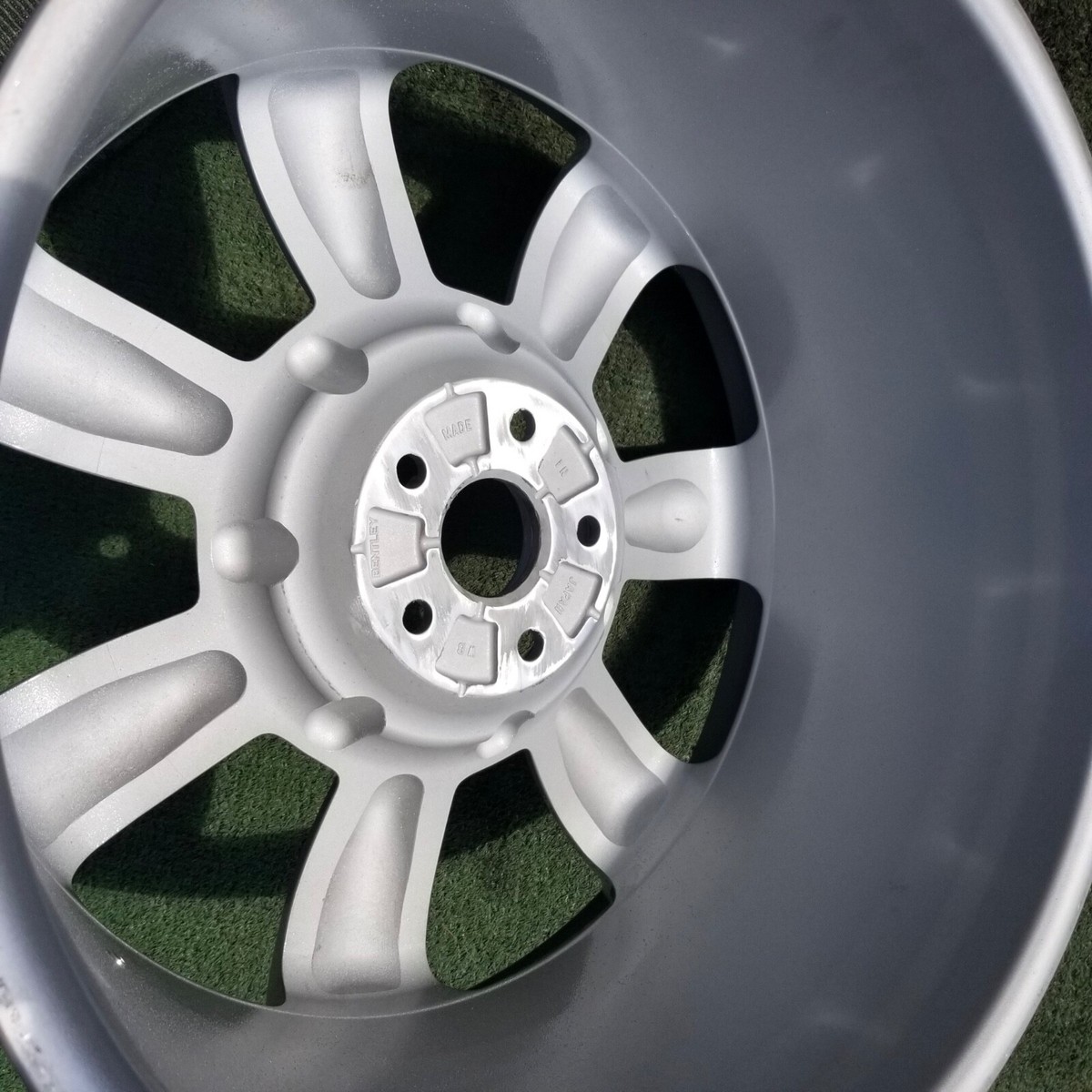 Bentley CONTINENTAL 2004-11 20 X 9 CNC Silver OEM Wheel Rim