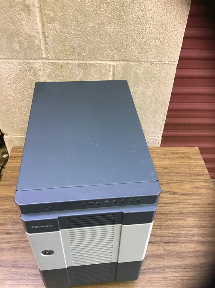 USRobotics USR8700 P/N:64-008700-00R - Image 3 of 4