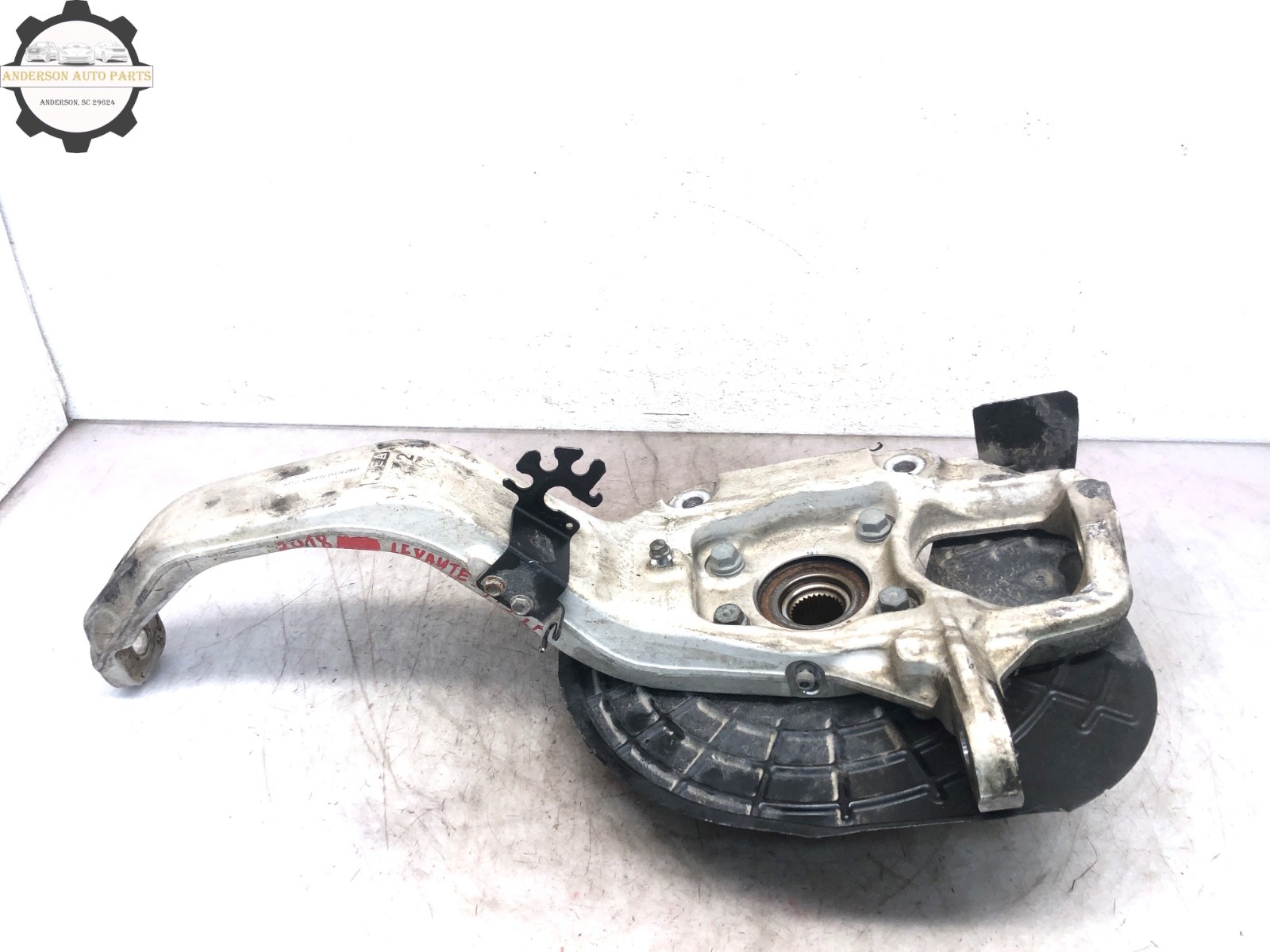 2017-2020 MASERATI LEVANTE AWD 3.0L LEFT DRIVER FRONT SPINDLE KNUCKLE HUB OEM