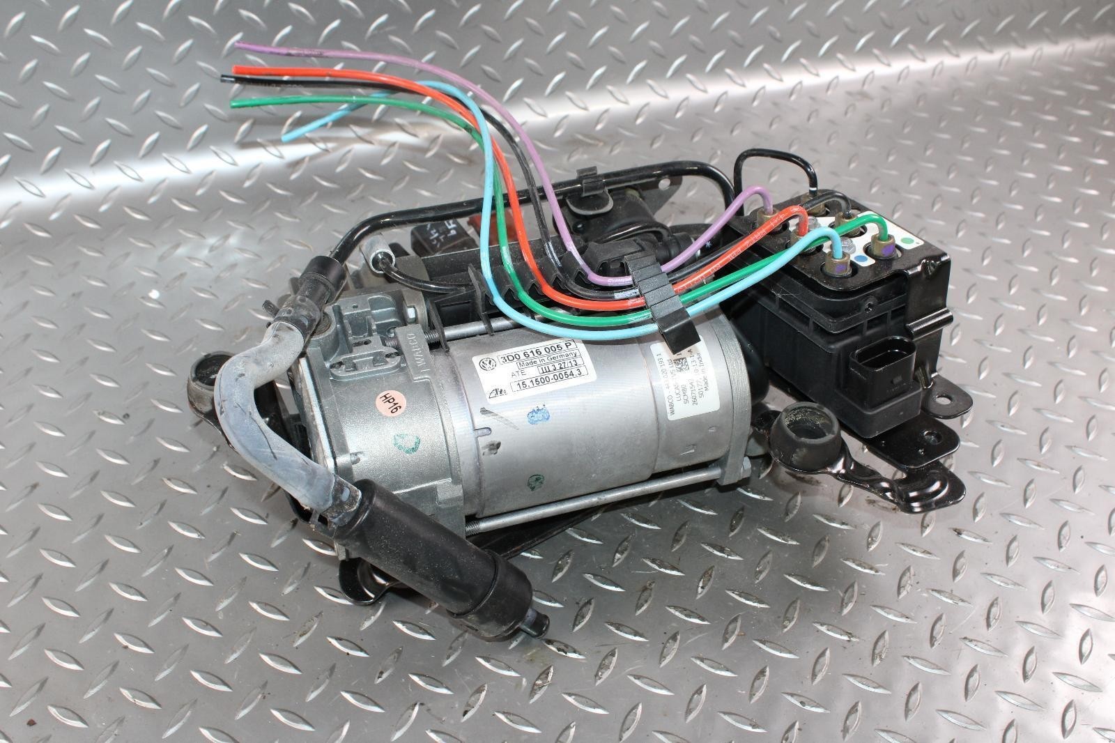 13-18 Flying Spur Suspension Air Ride Compressor Pump Assy OEM Factory WTY OE OE