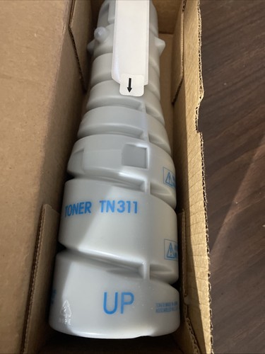 NEU ORIGINAL - Konica Minolta TN311 schwarzer Toner - 8938402 offene Verpackung - Bild 2 von 2