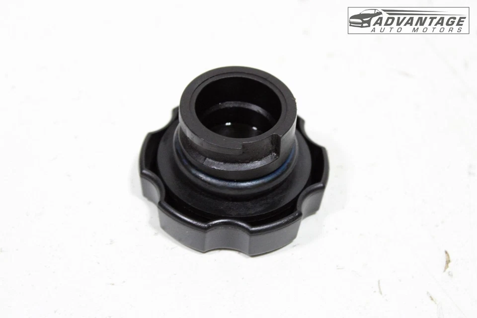 2006-2010 HUMMER H3 3.7L TAMPA DO PESCOÇO DE ENCHIMENTO DE ÓLEO DO MOTOR 12573337 FABRICANTE DE EQUIPAMENTO ORIGINAL - Imagem 3 de 4