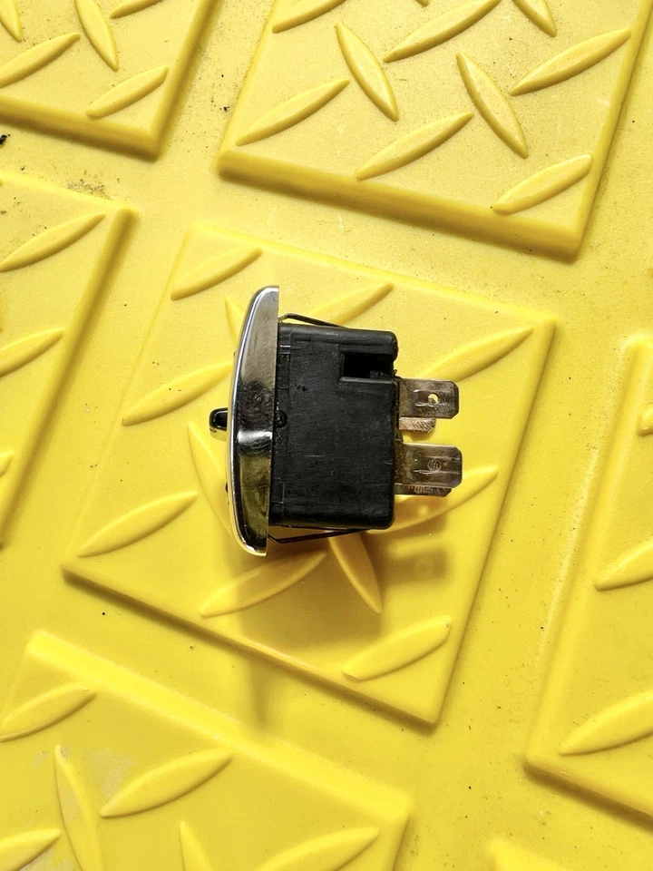 DeTomaso Pantera WINDOW SWITCH Foto 2 de 4