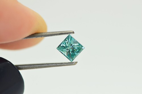 Princess Shape Diamond Fancy Greenish Blue Color VS2 Certified Enhanced 0.61 Ct - Imagen 6 de 9