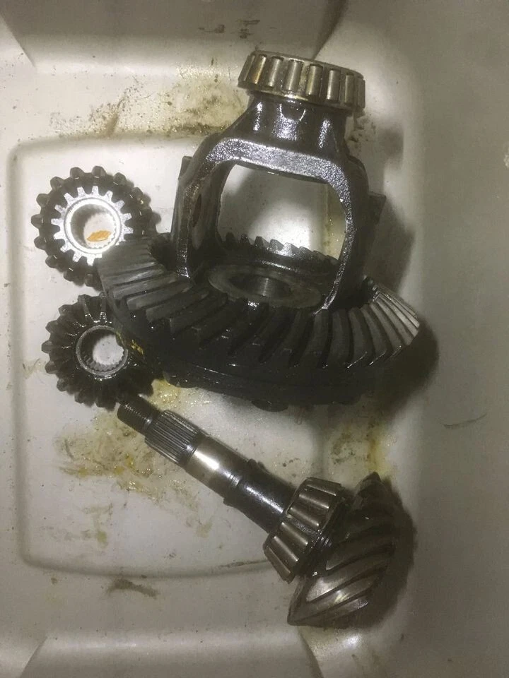 G Body Rear End Stock Differential Gear Set - No Issues / Unknown Ratio - Image 2 of 4