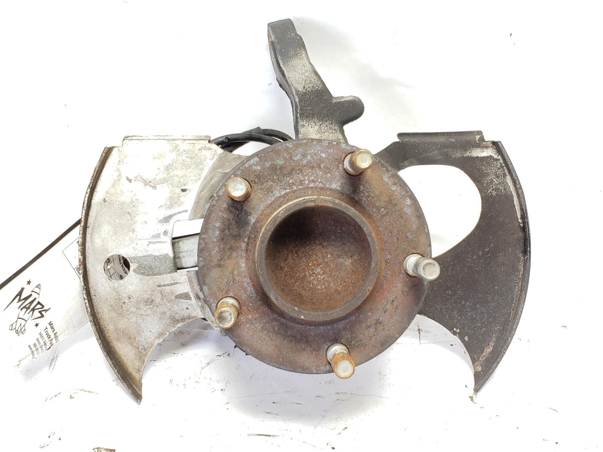 04 Pontiac GTO Spindle Knuckle Hub Front Driver LH 92171965 | eBay
