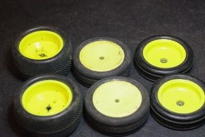 ASSORTED RC10-234 ASSOCIATED VINTAGE RC10T TRUCK FRONT REAR TIRES WHEELS  USED