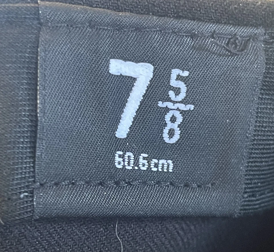 Boné de bola Colorado Rockies New Era. Tamanho 7 5/8. Boné oficial em campo. - Imagem 3 de 4