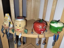 Lot 4 Vintage WMG Apple Fruit Shelf Sitters Anthropomorphic Resin Figures 2006 