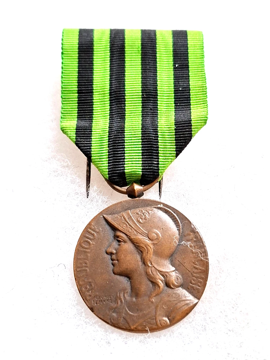 MEDAILLE MILITAIRE 1870-71-OUBLIER Jamais-Avec Agrafe Ancienne 1870 1871 197199771824