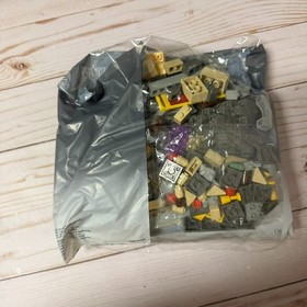 Lego Harry Potter Hogwarts Castle Set 4709 in Original Box Near Complete Figures