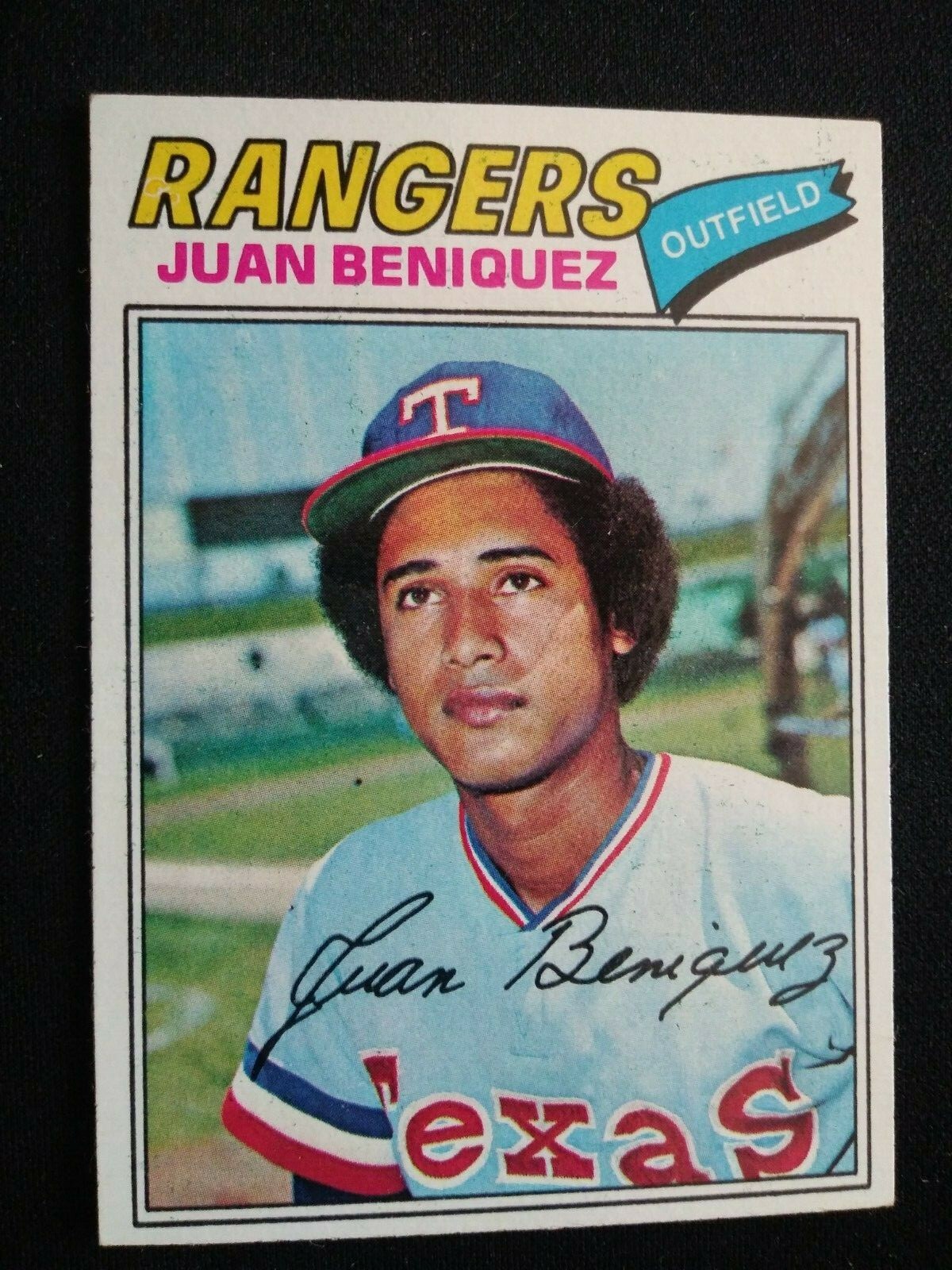 1977 Topps Baseball Card # 81 Juan Beniquez - Texas Rangers