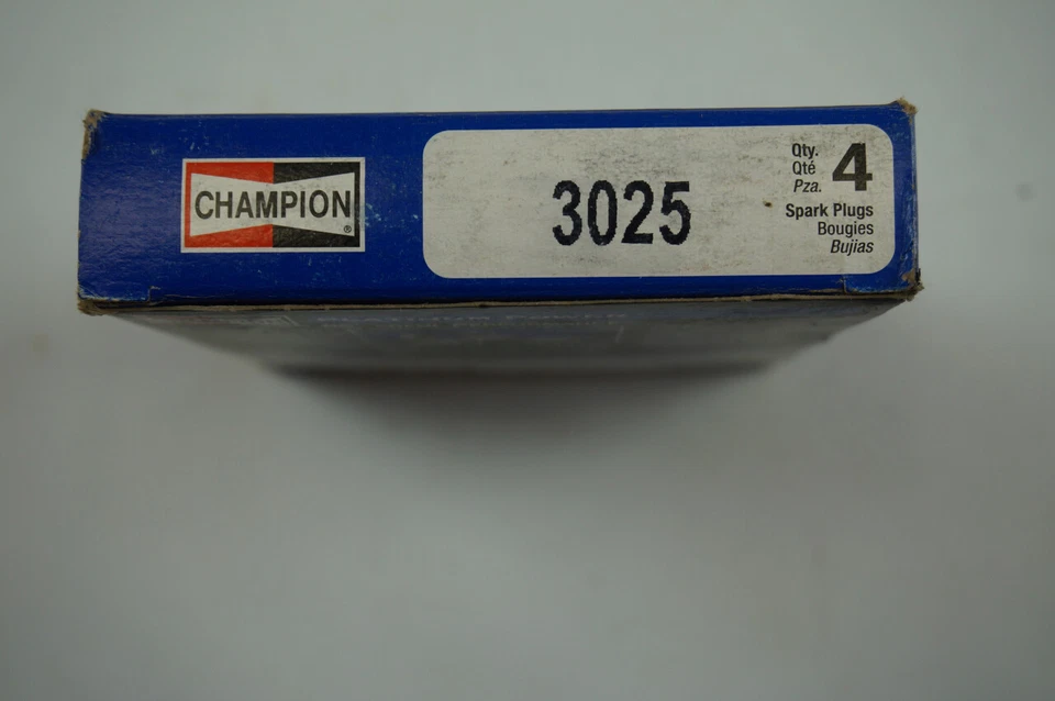 Champion 3025 NEW SPARK PLUGS PACK OF 4 NOS - Изображение 3 из 4