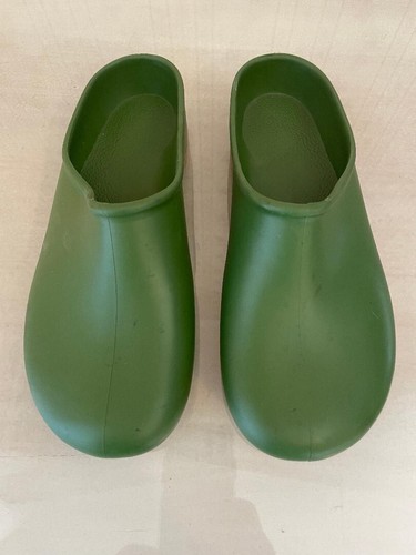 Sloggers Waterproof Clogs Women's Size 7 US GREEN Slip On