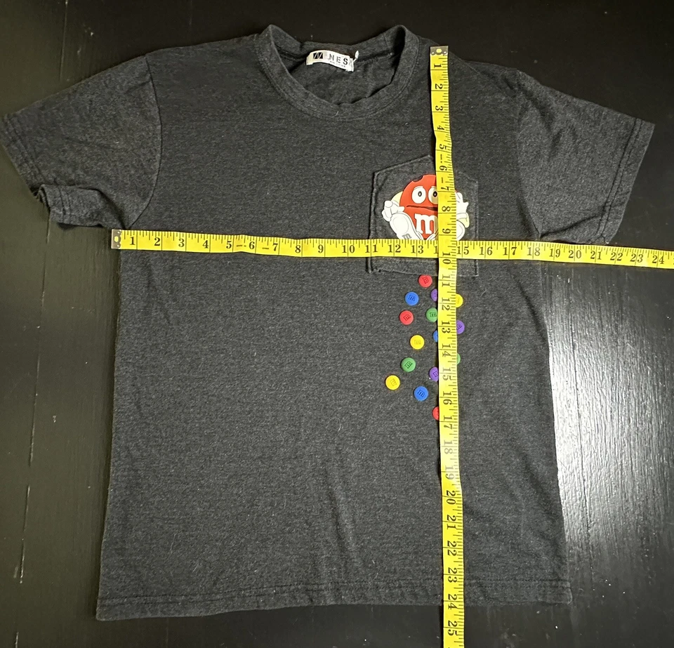 Camiseta NES M&M’s Derramada Del Bolsillo 3D Muy Única Rara Mediana Foto 4 de 4