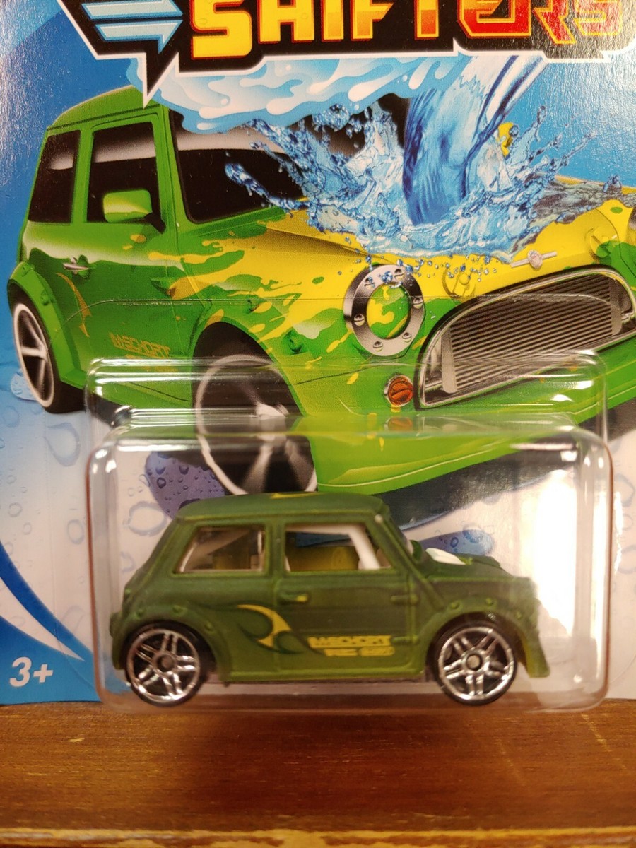 Hot Wheels COLOR SHIFTERS - MINI COOPER - Color Changing Car