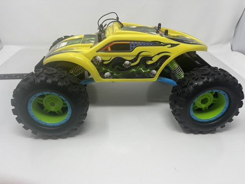Maisto Rock Crawler Extreme 4 Wheel Drive RC 27 MHz -FOR PARTS- WITH REMOTE - Picture 3 of 6