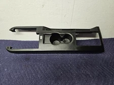 05-09 FORD MUSTANG OEM GRAY FRONT CENTER FLOOR CONSOLE COVER W/ CUP HOLDERS