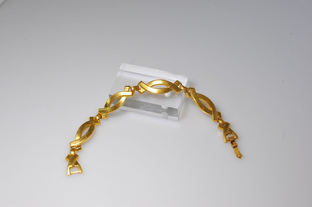 Vintage Monet Gold Tone Open Work Curved Bar Link Bracelet 7" MB7 View 3
