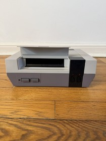 Nintendo NES Console Action Set Complete CIB Mario/Duck Hunt bags & inserts 