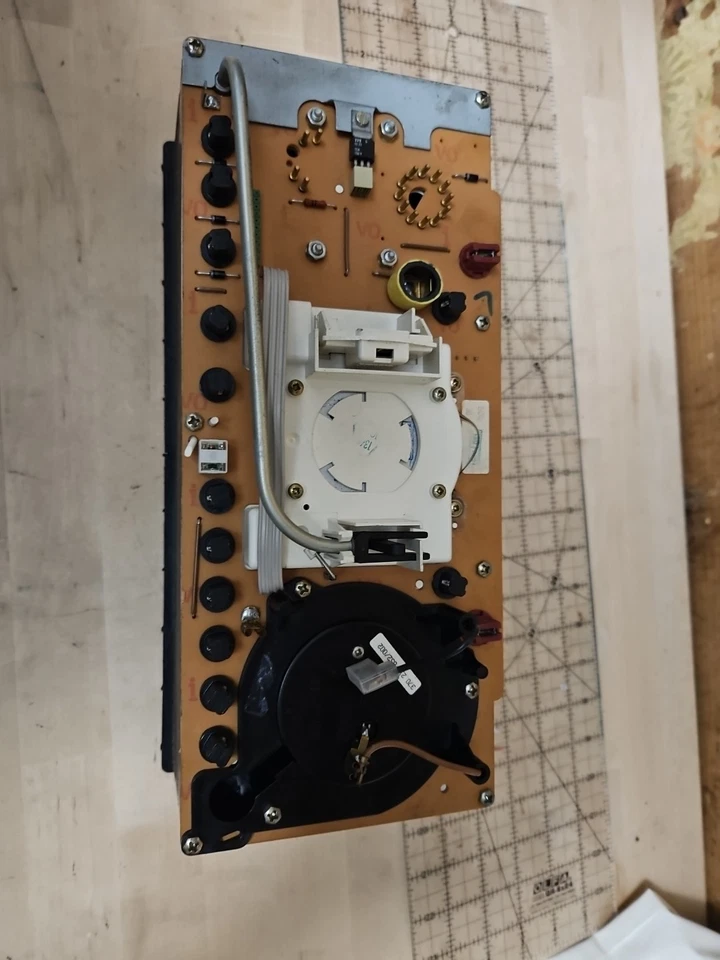 Приборная панель Volvo 240 K39200 для универсалов 1992 или 1993 годов выпуска. 182 830 миль - Изображение 3 из 4