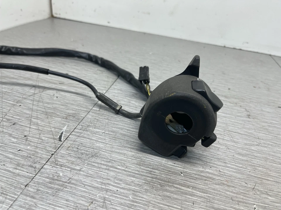 2006 04-09 Suzuki GS500F GS500 OEM Left Handlebar Switch Control Assy - Image 4 of 4