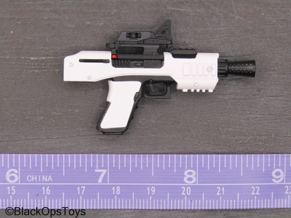1/6 Scale Toy First Order Stormtrooper - SE-44C Blaster Pistol - Image 4 of 4