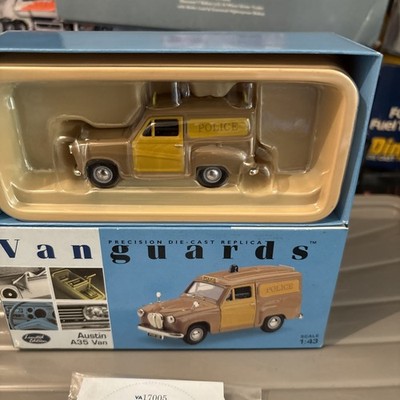 VANGUARDS AUSTIN A35 mit 0003 Zertifikat. VA17005 .Zertifikat + Spiegel enthalten.