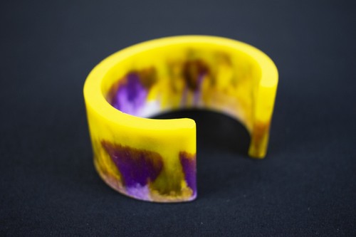 Bracciale Aperto in Resina Fluid Art Fatta a Mano - Qualità al Miglior prezzo - Imagen 4 de 6