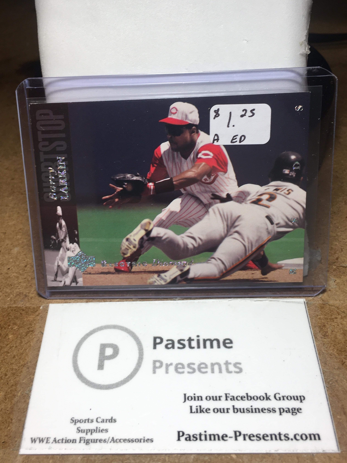 1994 Upper Deck #385 Barry Larkin Electric Diamond Cincinnati Reds (A)