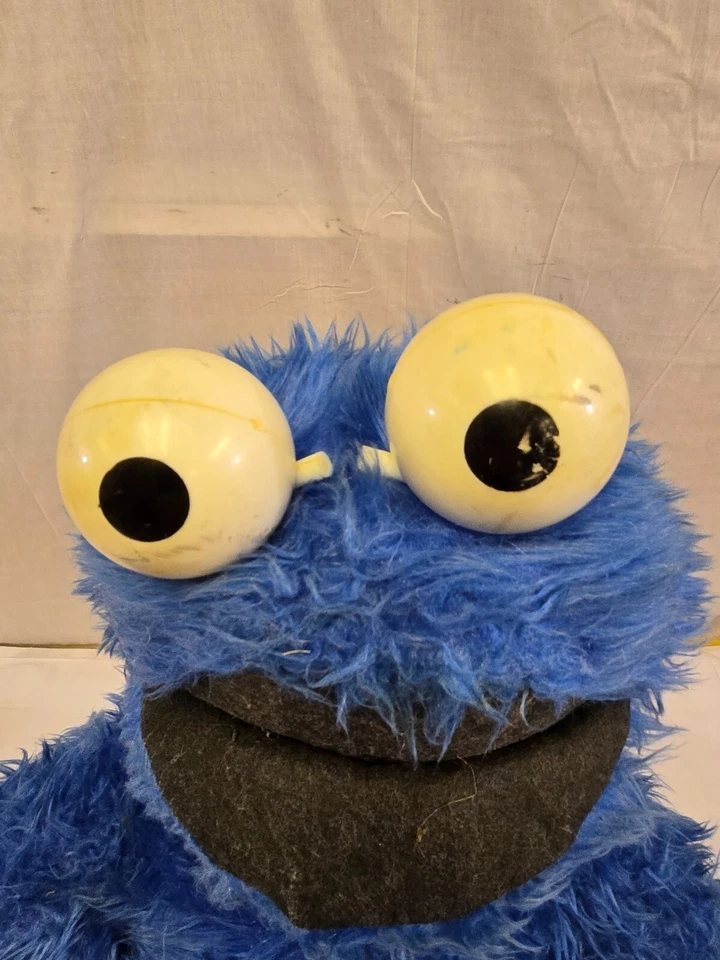 Vintage Sesame Street Cookie Monster Plush Knickerbocker Rattle Eyes PBS 20" - Image 2 of 4