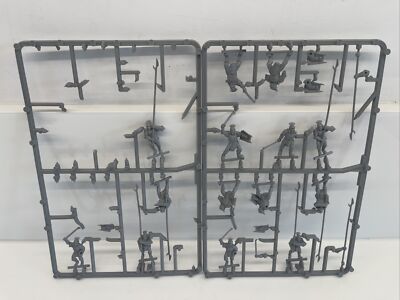 X14 Der Herr der Ringe Strategie Kampfspiel Uruk-Hai Krieger Kunststoff Figuren