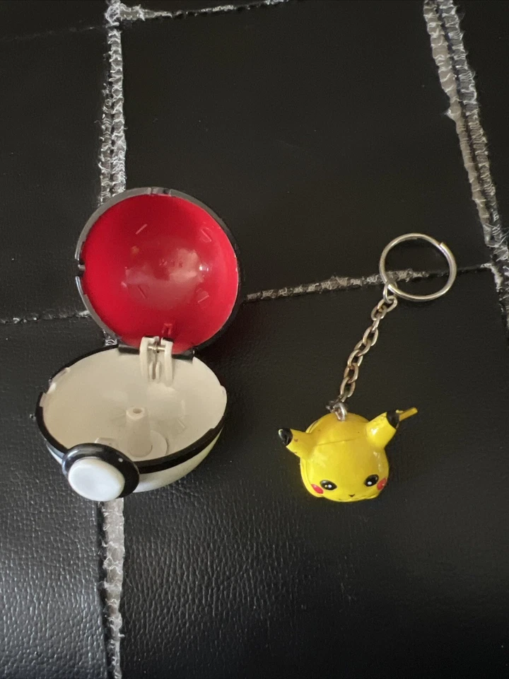 Figura Llavero Pokemon Pikachu 1999 De Colección Nintendo Basic Fun BFI Foto 2 de 2