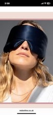 Luxurious Midnight Blue Silk Sleep Mask with Cloud-Like Padding for Total Dark