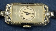 K-D 352.  LECOULTRE LADIES 19 1/2K GOLD WATCH CASE. MOVT. MARKED 15J       3 ADJ
