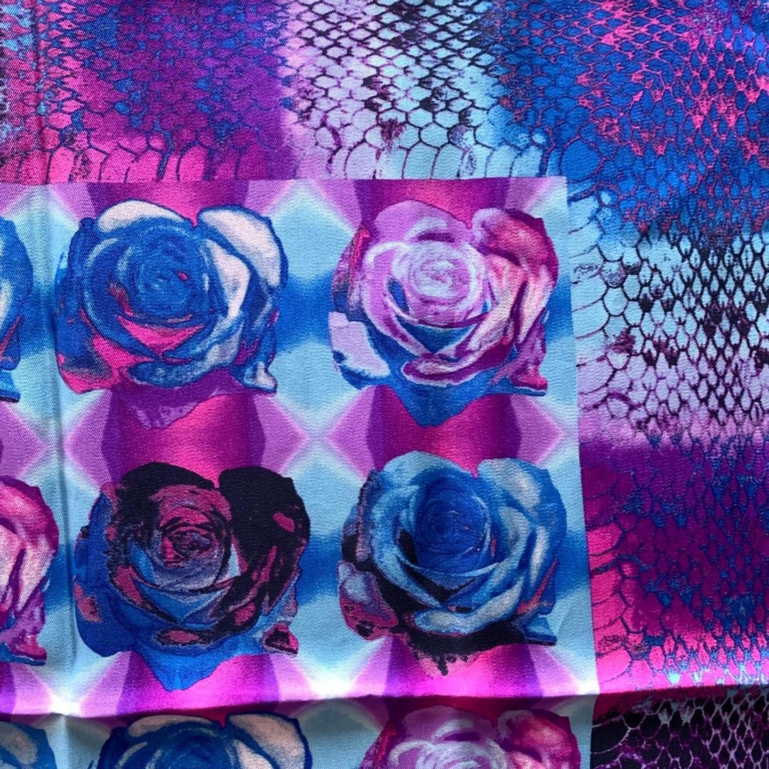 Used Good Condition GUCCI Rose and Python Silk Sc… - image 8