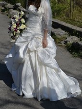 Blue By Enzoani Belgrade Wedding Dress Size 2 Strapless Ivory