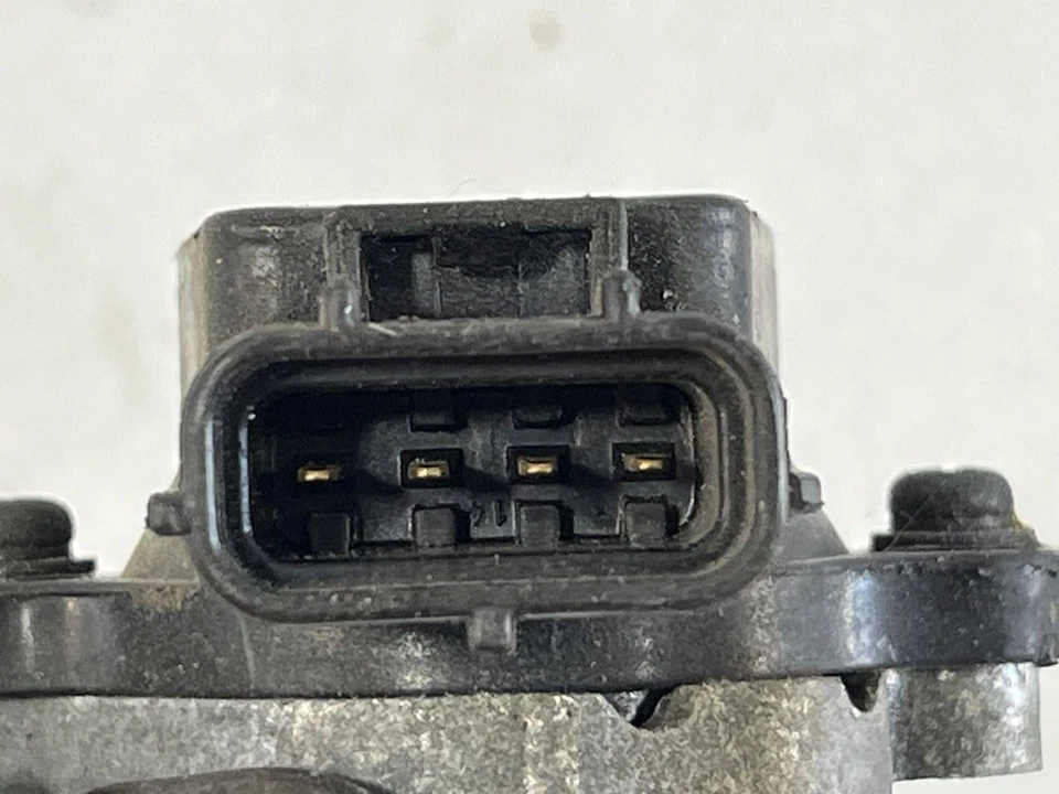 Lexus LS400 1997 cuerpo del acelerador sin tracción tipo 22210-50120 Foto 3 de 3