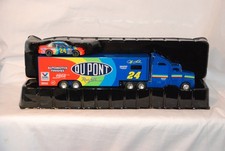 Racing Champions Jeff Gordon "Dupont" Hauler avec voiture de course 1/64 #24