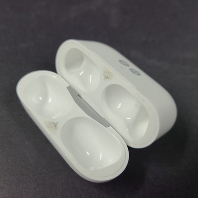Apple AirPod Pro 2nd Gen USB-C Case MagSafe Charging Case A2968