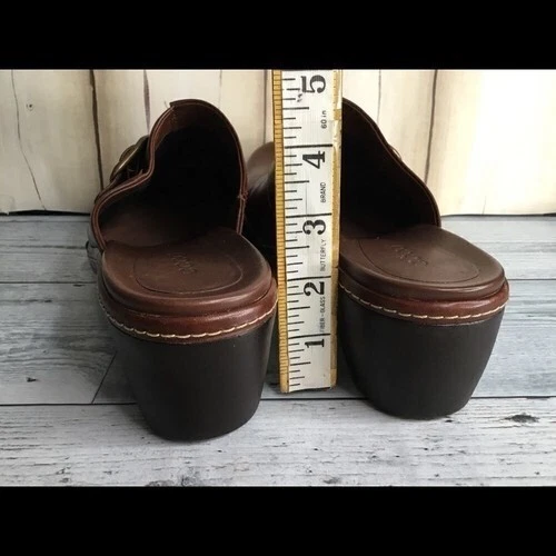 Zuecos Ecco Grunge de cuero con tachuelas de latón con respaldo para mujer talla 39/US8-8,5 marrón Foto 4 de 4