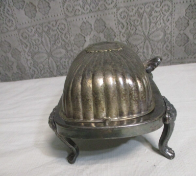 FB Rogers Silver Co 357 Roll Top Butter Dish Server Lion Head Legs