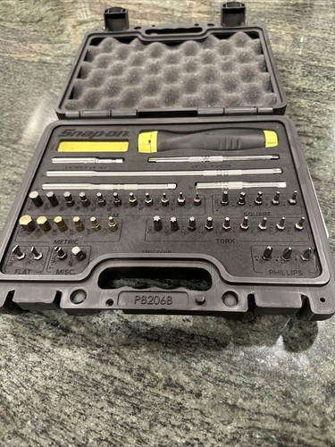 Snap On sgdmrc44fhv 44 pc master screwdriver bit set in foam case hi viz open - Picture 2 of 4